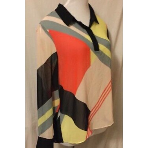 Cece Large vintage geometric design sheer blouse - Picture 2 of 6